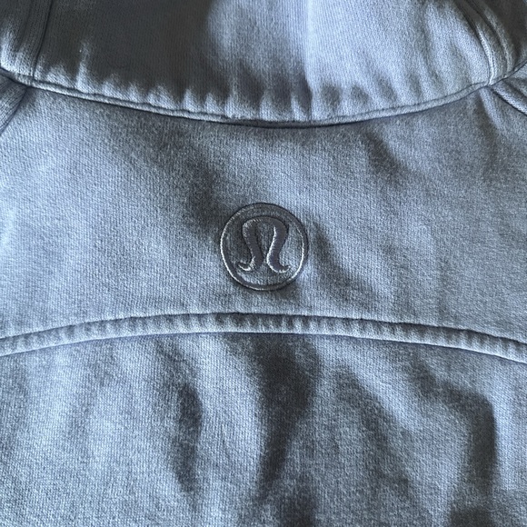 M/L Lululemon half zip - Picture 3 of 6